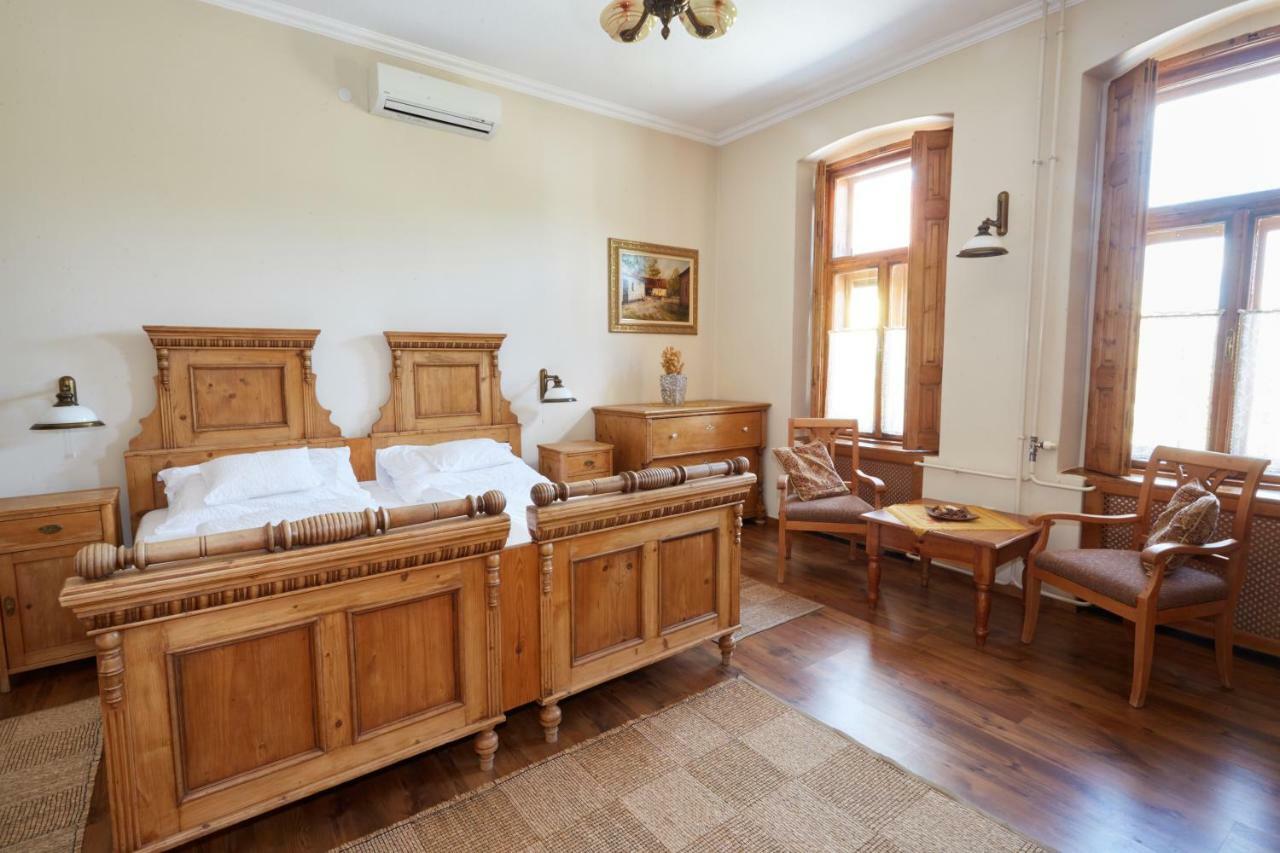 Sarok Vendégház Villány Esterno foto