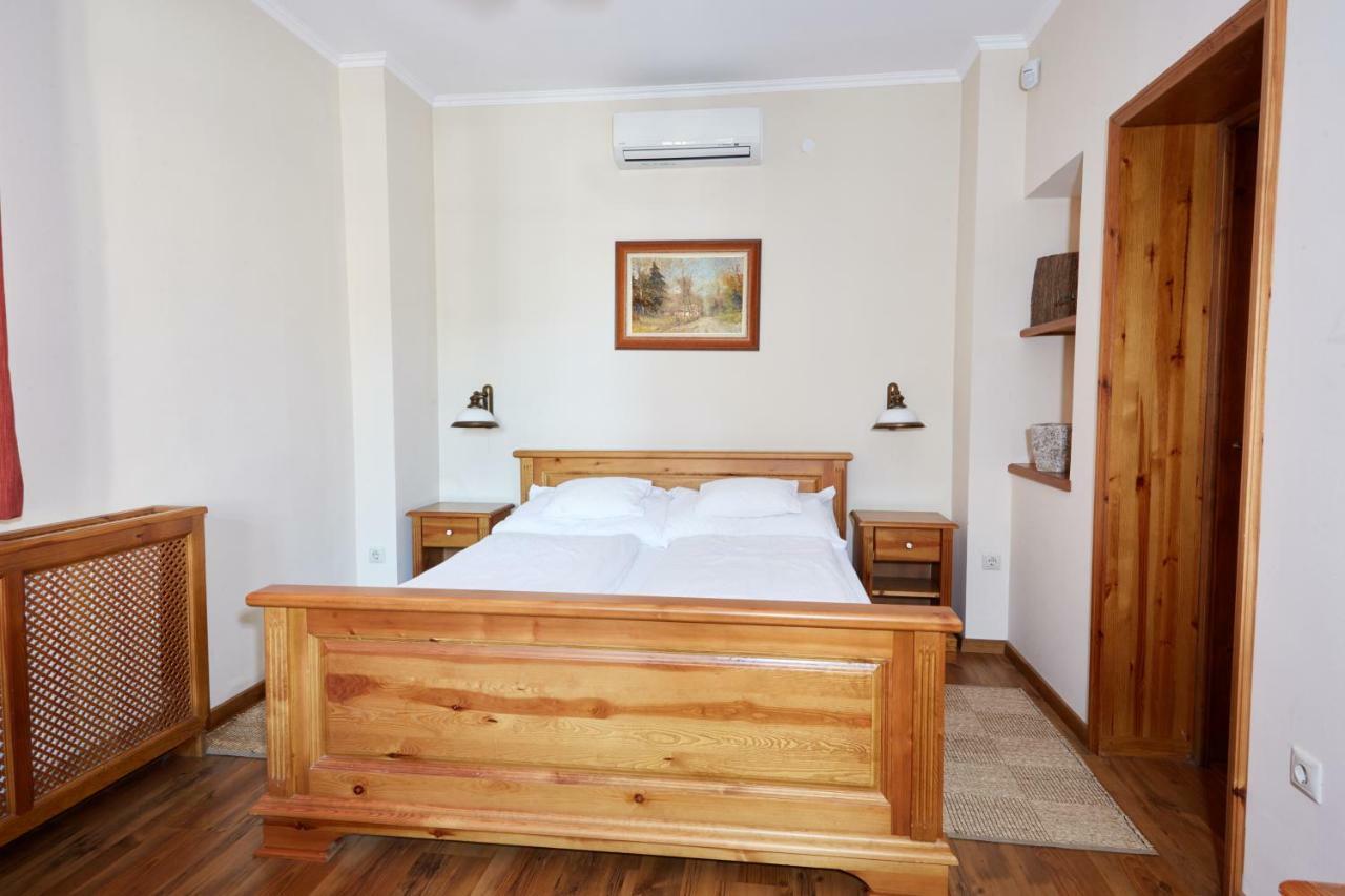 Sarok Vendégház Villány Esterno foto