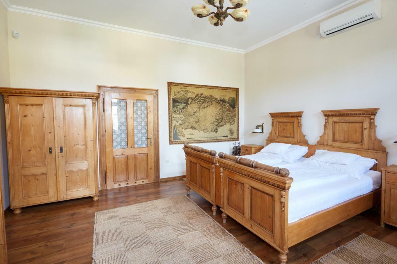 Sarok Vendégház Villány Esterno foto
